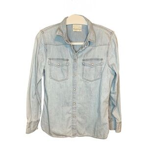 J. Crew Light Wash Denim Shirt Size 8 Slim Fit